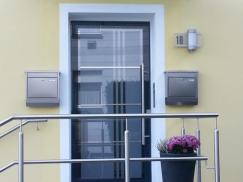 PaX Ganzglas-Haustür mit grauem Rahmen