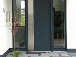 PaX Haustür in anthrazit mit Seitenteilen